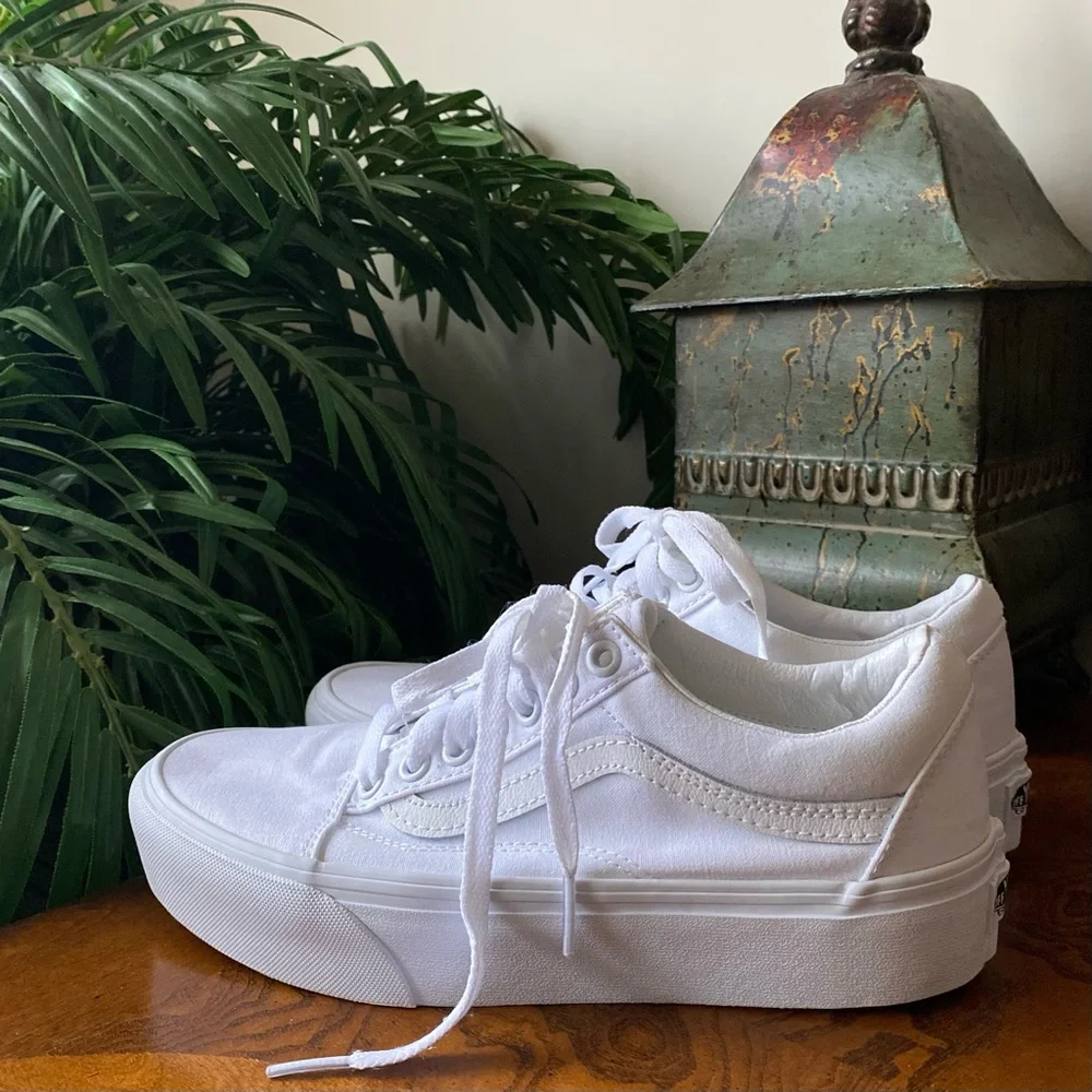 VANS Old Skool Classic White Sneakers - Picture 8 of 8
